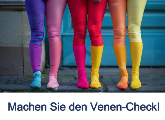 Das Bild zeigt drei Paar Beine in bunten Strümpfen. Darunter der Text "Machen Sie den Venen-Check!", der zu einer kostenlosen Venenmessung vom 10. bis 15. November 2025 einlädt. Unten sind die Kontaktdaten der Apotheke.
